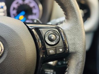 Toyota Yaris 1.5 VVT-i Icon Tech CVT Euro 6 5dr