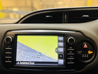 Toyota Yaris 1.5 VVT-i Icon Tech CVT Euro 6 5dr