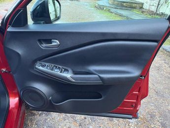 Nissan Juke 1.0 DIG-T Acenta Premium DCT Auto Euro 6 (s/s) 5dr