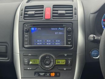 Toyota Auris 1.8 VVT-h T4 CVT Euro 5 (s/s) 5dr