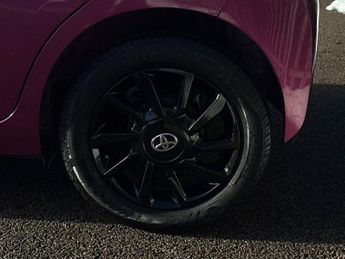 Toyota AYGO 1.0 VVT-i x-cite Hatchback 5dr Petrol x-shift Euro 6 (Safety Sen