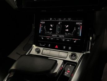 Audi E-Tron S LINE 55 QUATTRO