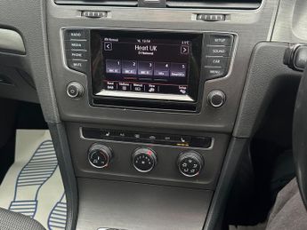 Volkswagen Golf 1.6 TDI BlueMotion Tech SE Euro 5 (s/s) 5dr