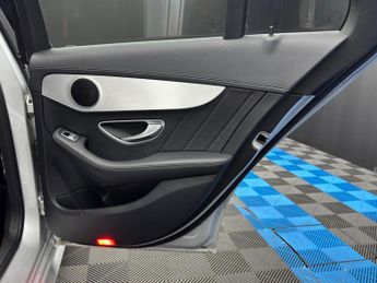 Mercedes-Benz C Class 2.1 C250d AMG Line (Premium) Saloon 4dr Diesel G-Tronic+ Euro 6 