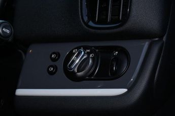 MINI Countryman 1.5 10kWh Cooper SE Classic Auto ALL4 Euro 6 (s/s) 5dr