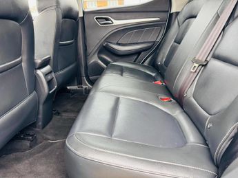 MG MG ZS 44.5kWh Exclusive Auto 5dr