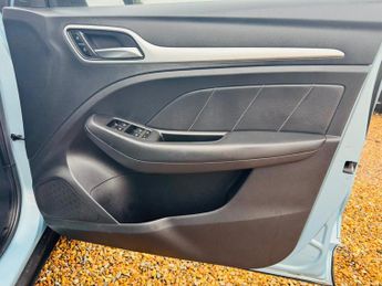 MG MG ZS 44.5kWh Exclusive Auto 5dr