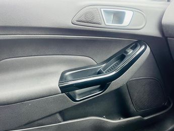 Ford Fiesta 1.6 Titanium Powershift Euro 5 3dr