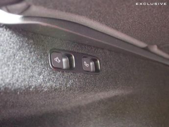 Tesla Model Y Long Range Auto RWD 5dr