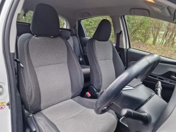 Toyota Yaris 1.5 VVT-h Icon E-CVT Euro 6 5dr