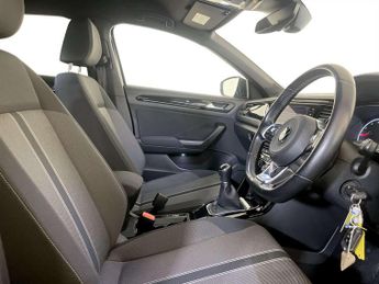 Volkswagen T-Roc 1.5 TSI EVO Black Edition SUV 5dr Petrol Manual Euro 6 (s/s) (15