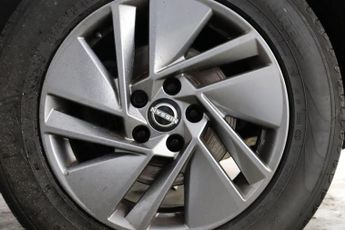 Nissan Qashqai 1.3 DIG-T MHEV Acenta Premium Euro 6 (s/s) 5dr