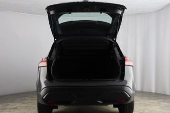 Nissan Qashqai 1.3 DIG-T MHEV Acenta Premium Euro 6 (s/s) 5dr