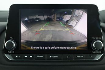 Nissan Qashqai 1.3 DIG-T MHEV Acenta Premium Euro 6 (s/s) 5dr