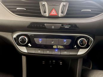 Hyundai i30 1.0 T-GDi Blue Drive SE Nav Hatchback 5dr Petrol Manual Euro 6 (