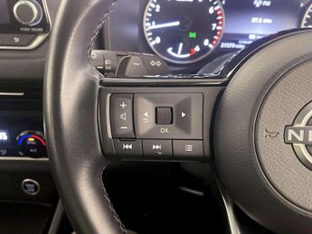 Nissan Qashqai 1.3 DIG-T MHEV Acenta Premium SUV 5dr Petrol Hybrid XTRON Euro 6