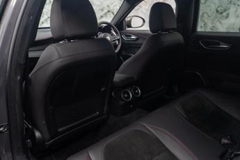 Alfa Romeo Giulia 2.9 V6 Bi-Turbo Quadrifoglio Auto Euro 6 (s/s) 4dr