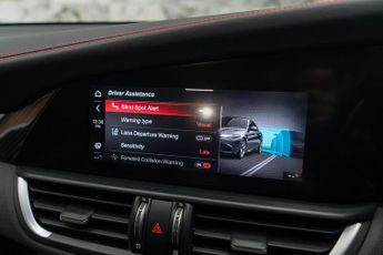 Alfa Romeo Giulia 2.9 V6 Bi-Turbo Quadrifoglio Auto Euro 6 (s/s) 4dr