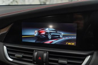 Alfa Romeo Giulia 2.9 V6 Bi-Turbo Quadrifoglio Auto Euro 6 (s/s) 4dr