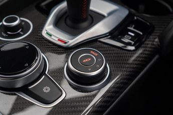 Alfa Romeo Giulia 2.9 V6 Bi-Turbo Quadrifoglio Auto Euro 6 (s/s) 4dr