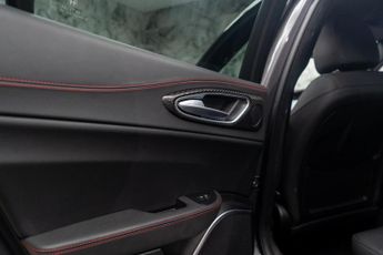 Alfa Romeo Giulia 2.9 V6 Bi-Turbo Quadrifoglio Auto Euro 6 (s/s) 4dr