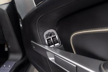Aston Martin Virage 6.0 V12 Volante T-TronicII Euro 5 2dr
