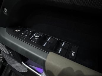 Land Rover Defender 110 2.0 P300 X-Dynamic SE Auto 4WD Euro 6 (s/s) 5dr