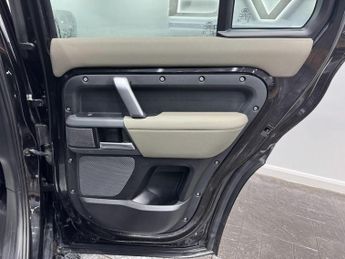 Land Rover Defender 110 2.0 P300 X-Dynamic SE Auto 4WD Euro 6 (s/s) 5dr