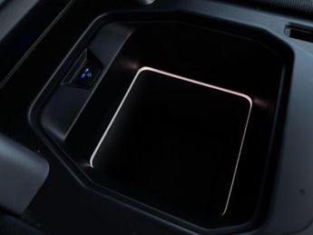 Land Rover Defender 110 2.0 P300 X-Dynamic SE Auto 4WD Euro 6 (s/s) 5dr