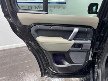 Land Rover Defender 110 2.0 P300 X-Dynamic SE Auto 4WD Euro 6 (s/s) 5dr