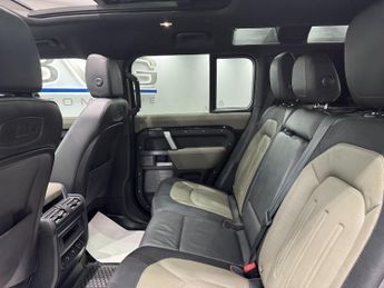 Land Rover Defender 110 2.0 P300 X-Dynamic SE Auto 4WD Euro 6 (s/s) 5dr