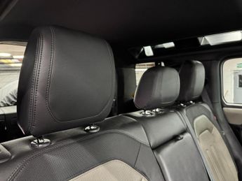 Land Rover Defender 110 2.0 P300 X-Dynamic SE Auto 4WD Euro 6 (s/s) 5dr