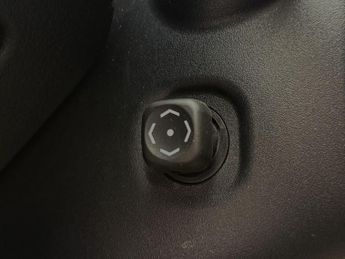 Toyota Land Cruiser 2.8D Invincible Auto 4WD Euro 6 5dr (7 Seat)