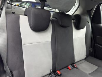Toyota Yaris 1.5 VVT-h Icon E-CVT Euro 6 (s/s) 5dr