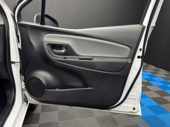 Toyota Yaris 1.5 VVT-h Icon E-CVT Euro 6 (s/s) 5dr