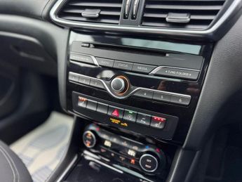 Infiniti Q30 2.2d Premium DCT AWD Euro 6 (s/s) 5dr