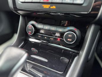 Infiniti Q30 2.2d Premium DCT AWD Euro 6 (s/s) 5dr