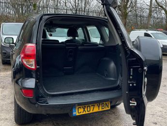 Toyota RAV4 2.2 D-4D XT5 SUV 5dr Diesel Manual 4WD (177 g/km, 134 bhp)