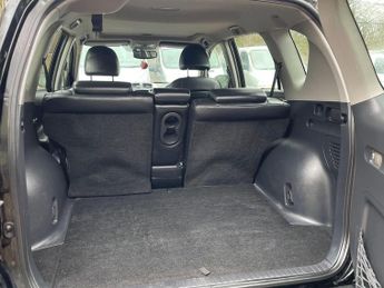 Toyota RAV4 2.2 D-4D XT5 SUV 5dr Diesel Manual 4WD (177 g/km, 134 bhp)