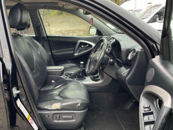 Toyota RAV4 2.2 D-4D XT5 SUV 5dr Diesel Manual 4WD (177 g/km, 134 bhp)