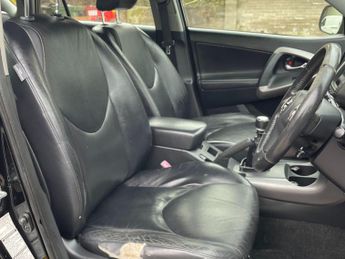 Toyota RAV4 2.2 D-4D XT5 SUV 5dr Diesel Manual 4WD (177 g/km, 134 bhp)