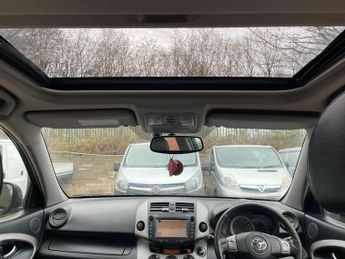 Toyota RAV4 2.2 D-4D XT5 SUV 5dr Diesel Manual 4WD (177 g/km, 134 bhp)