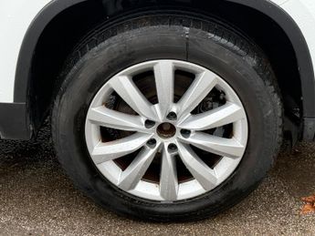 Volkswagen Tiguan 2.0 TDI BlueMotion Tech Match DSG 4WD Euro 5 (s/s) 5dr