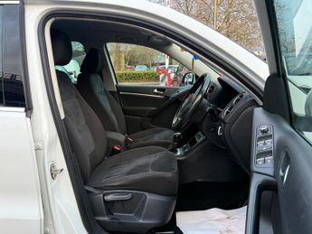 Volkswagen Tiguan 2.0 TDI BlueMotion Tech Match DSG 4WD Euro 5 (s/s) 5dr