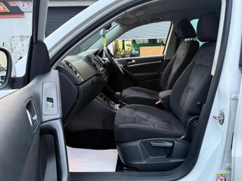 Volkswagen Tiguan 2.0 TDI BlueMotion Tech Match DSG 4WD Euro 5 (s/s) 5dr