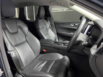 Volvo XC60 2.0 B4 MHEV Plus Auto AWD Euro 6 (s/s) 5dr