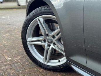 Audi A4 Avant 2.0 TDI ultra S line S Tronic Euro 6 (s/s) 5dr