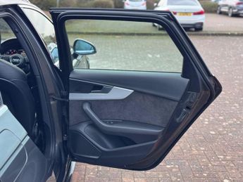 Audi A4 Avant 2.0 TDI ultra S line S Tronic Euro 6 (s/s) 5dr