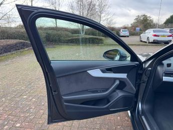 Audi A4 Avant 2.0 TDI ultra S line S Tronic Euro 6 (s/s) 5dr