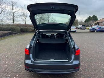 Audi A4 Avant 2.0 TDI ultra S line S Tronic Euro 6 (s/s) 5dr